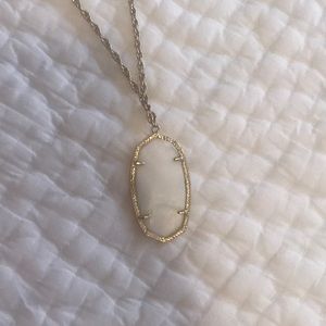 Kendra Scott Reid necklace in white pearl